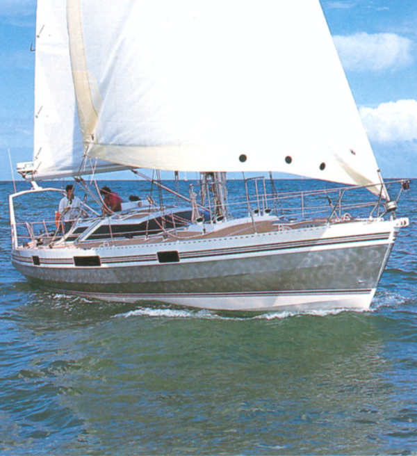 Ovni 41 sailboat under sail