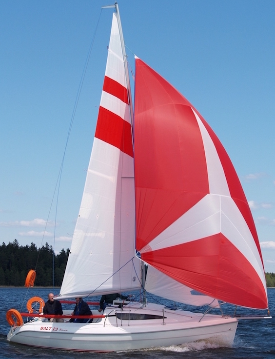 Balt 23 sailboat under sail