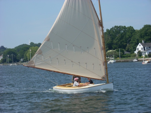 Beetle 14 sailboat under sail