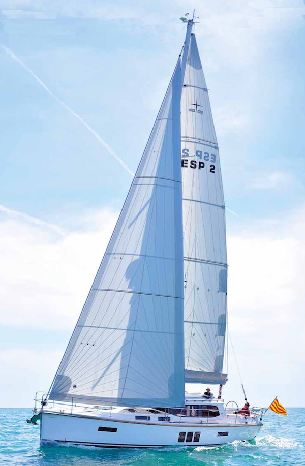 Sirius 40 ds sailboat under sail