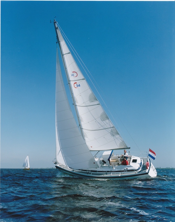 Compromis 34 sailboat under sail