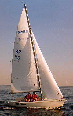 Ideal 18 sailboat under sail