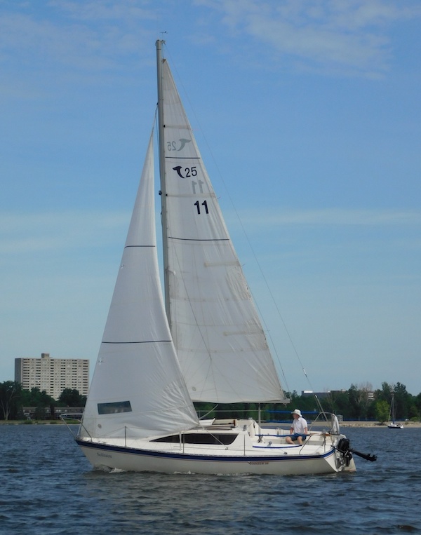 Tanzer 25 sailboat under sail