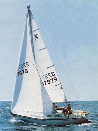 Yankee 26 sailboat under sail