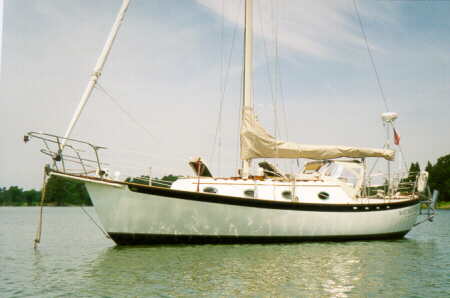 Alajuela 33 sailboat under sail