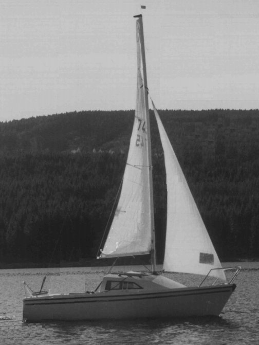Albatros 570 sailboat under sail