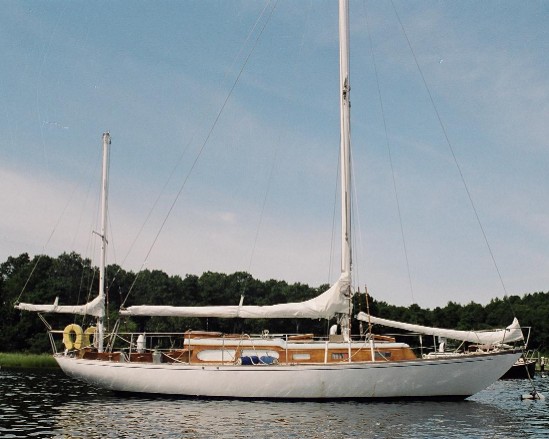 Challenger 38 alden sailboat under sail