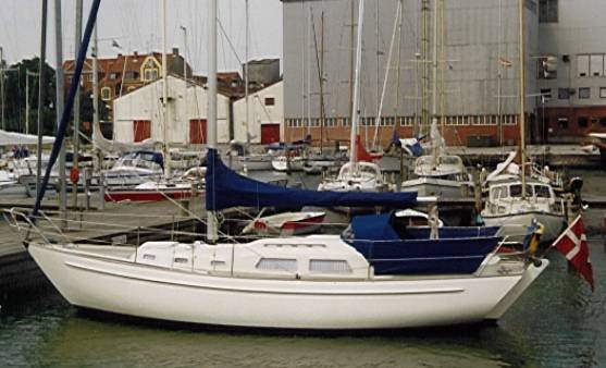 Amigo 33 sailboat under sail