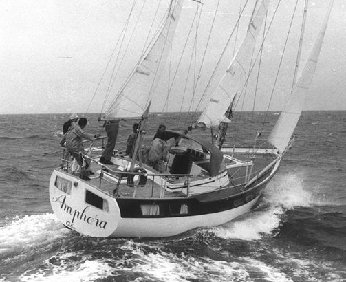 Amphora wauquiez sailboat under sail