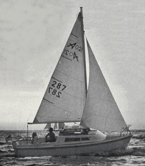 Aquarius 21 sailboat under sail