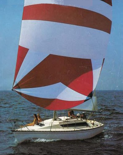Arcadia 30 jeanneau sailboat under sail