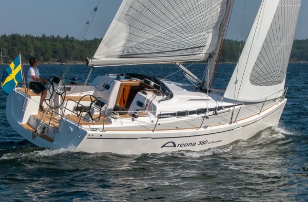 Arcona 380 sailboat under sail
