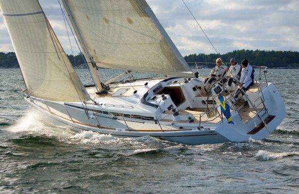 Arcona 430 sailboat under sail