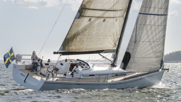 Arcona 465 sailboat under sail