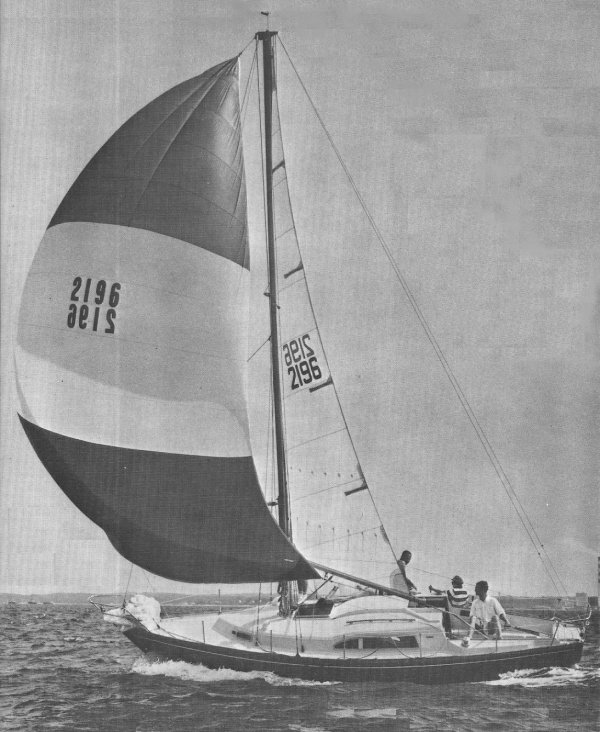 Arpege 30 dufour sailboat under sail