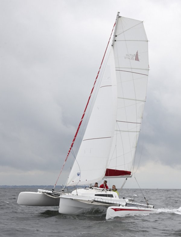 Astus 24 sailboat under sail