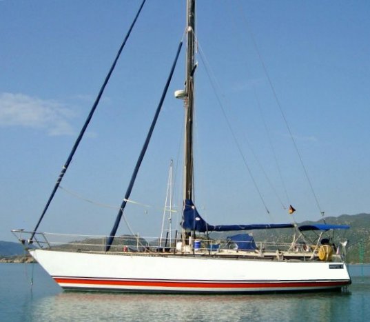 Azimut 42 sailboat under sail