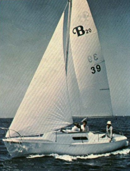 Balboa 20 sailboat under sail