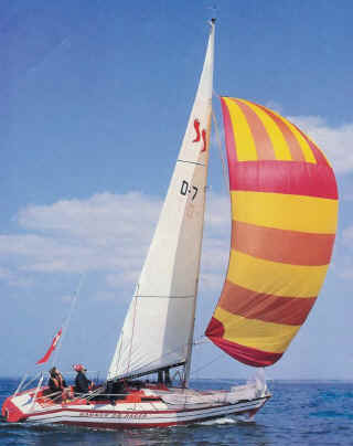 Banner 28 sailboat under sail