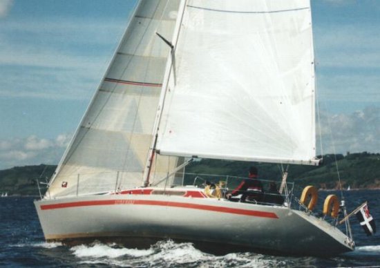 Bolero 355 sailboat under sail