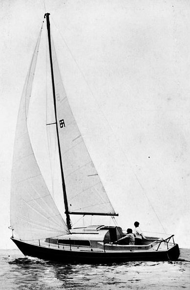 Breeze 27 sailboat under sail