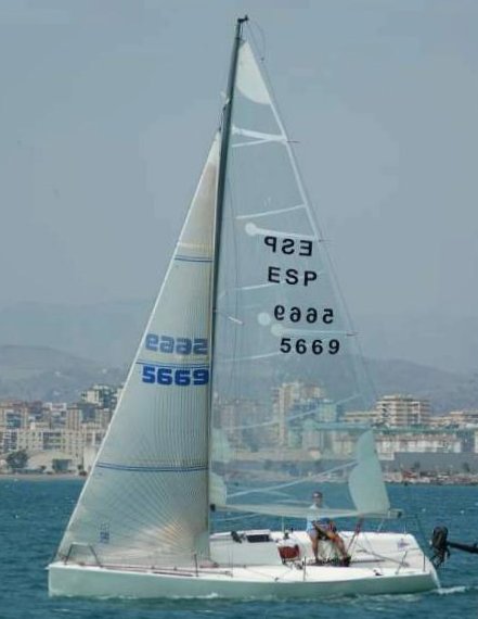 Blusail 24 sailboat under sail