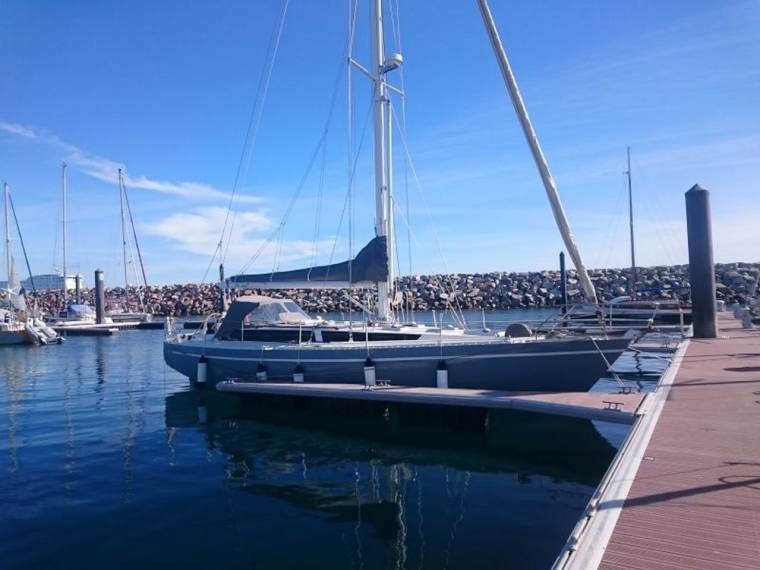 Cachito 39 sailboat under sail