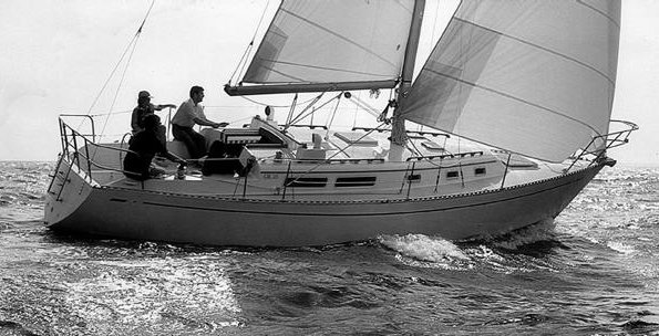 Cal 35 1979 sailboat under sail