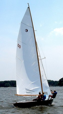 Chesapeake 20 sailboat under sail