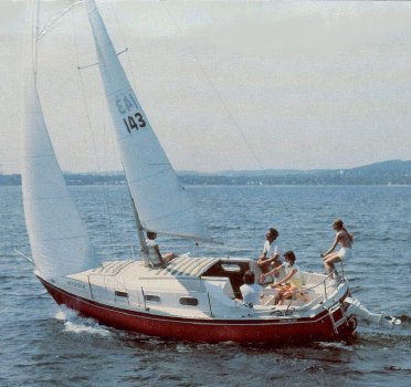 Chrysler 26 sailboat under sail