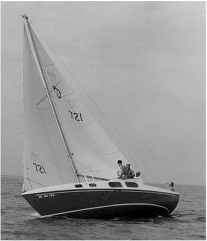 Columbia 29 defender sailboat under sail