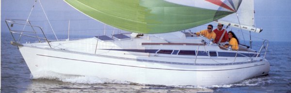 Comet 333 sailboat under sail