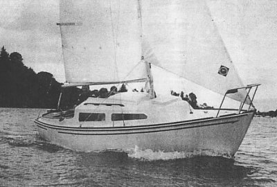Coronet 20 sailboat under sail