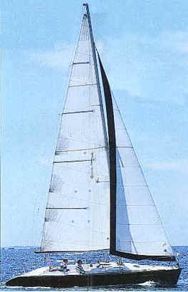 Daydream 300 sailboat under sail