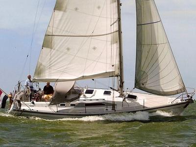 Dehler 36 cws sailboat under sail
