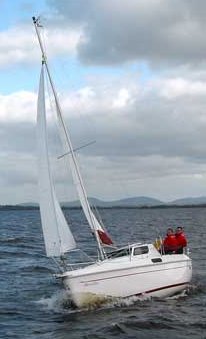 Delphia 22 sailboat under sail