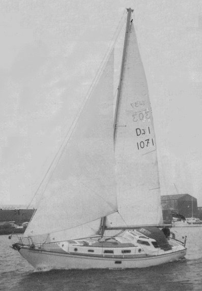 Dockrell 37 sailboat under sail
