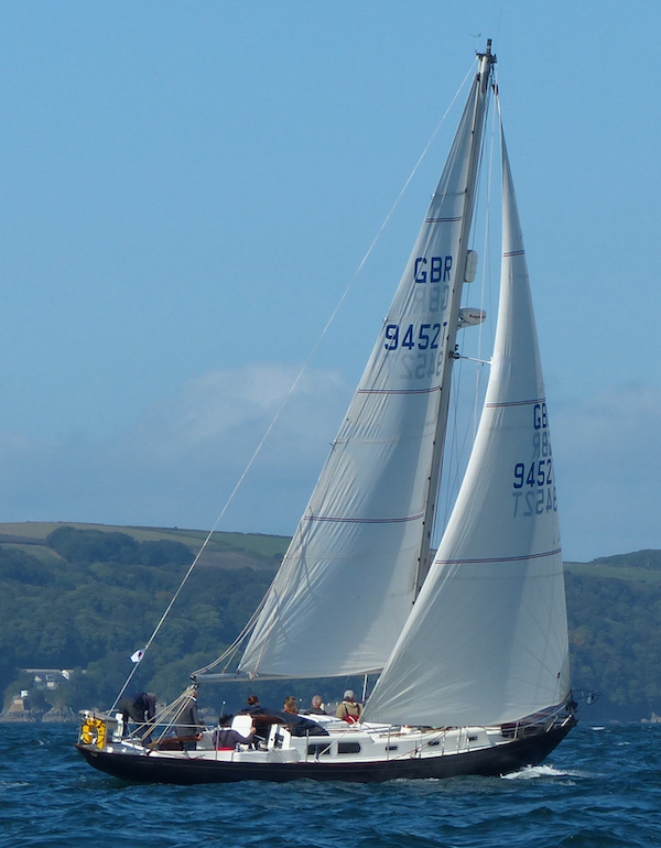 Queen 38 buchanan sailboat under sail