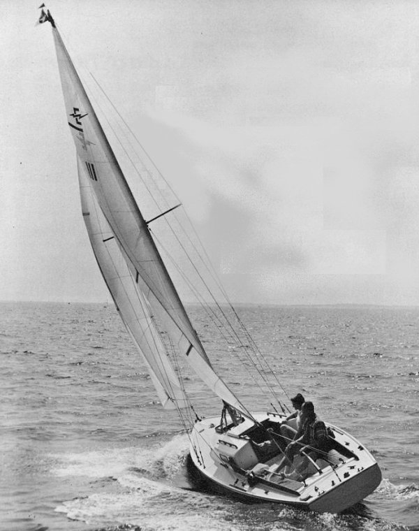 Electra pearson sailboat under sail