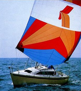 Elite 25 sailboat under sail