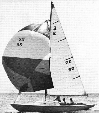 Endeavor 26 lapworth sailboat under sail