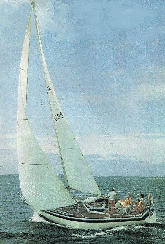 Finnfire 33 sailboat under sail