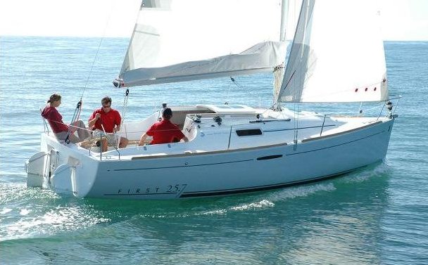 First 25.7 Beneteau sailboat under sail