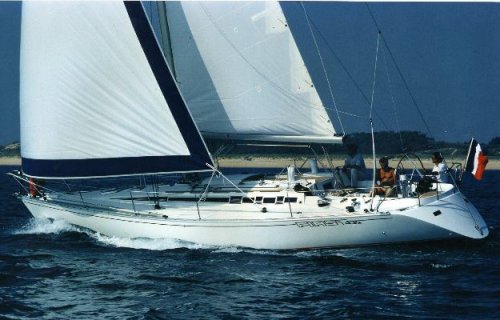First 435 Beneteau sailboat under sail