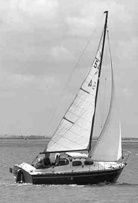 Fulmar 20 fairey marine sailboat under sail
