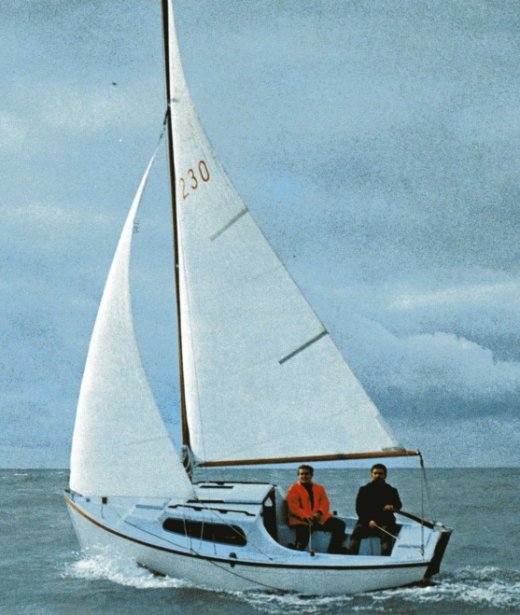 Galion beneteau sailboat under sail