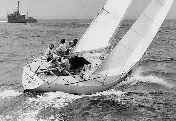 Ganbare 35 sailboat under sail