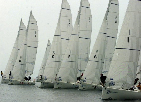 Giro 34 sailboat under sail
