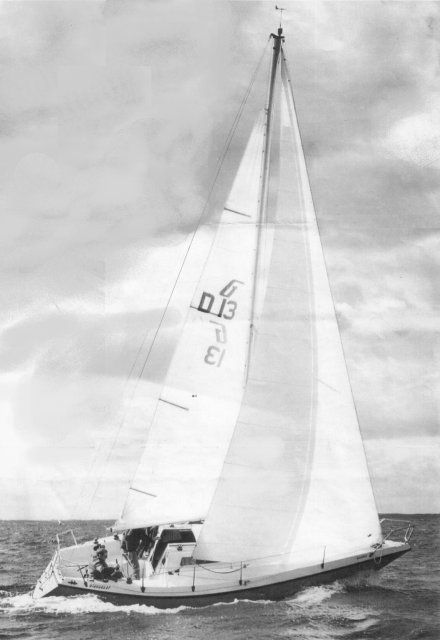 Granada 27 sailboat under sail