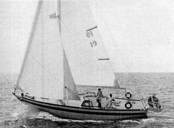 Gulf 40 garden sailboat under sail